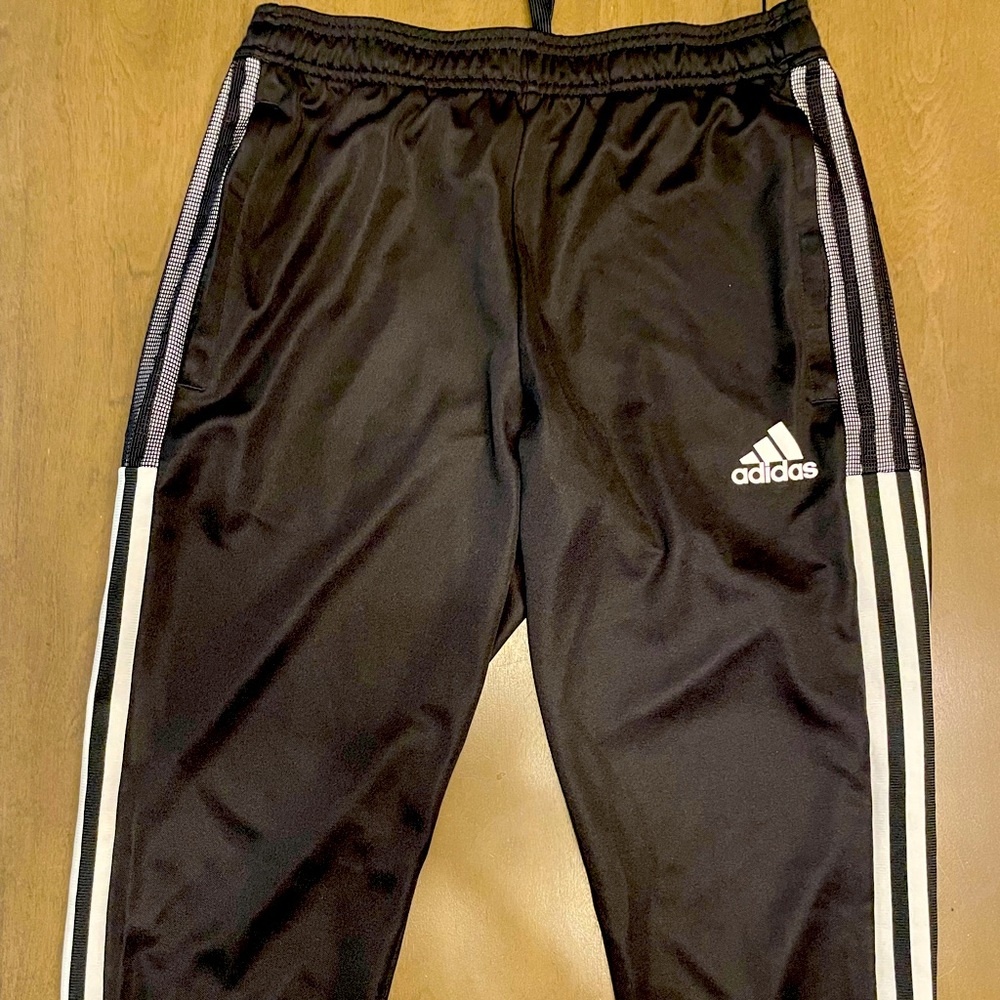 Men’s athletic pants size medium
